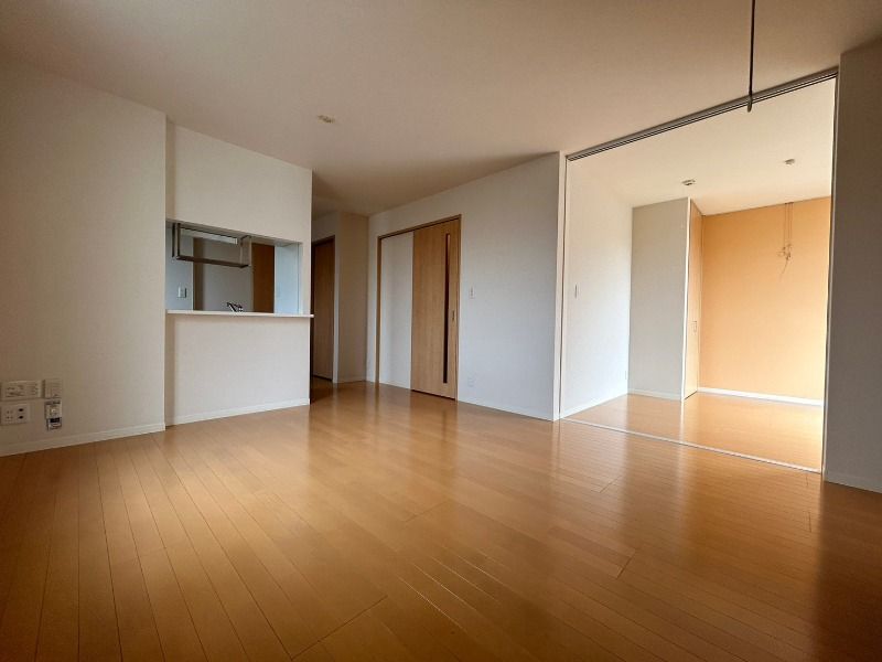 【居間・リビング】　図面と現状に相違がある場合には現状を優先