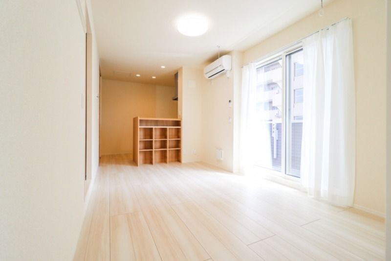 【居間・リビング】　図面と現状に相違がある場合には現状を優先